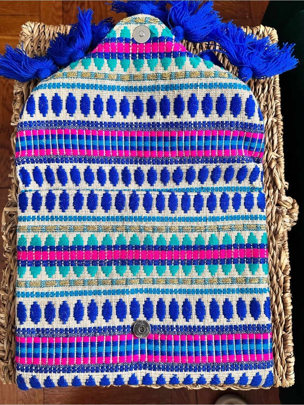NWOT Boho Tassel Clutch - Blue & Pink Woven Envelope Bag - Picture 3 of 6